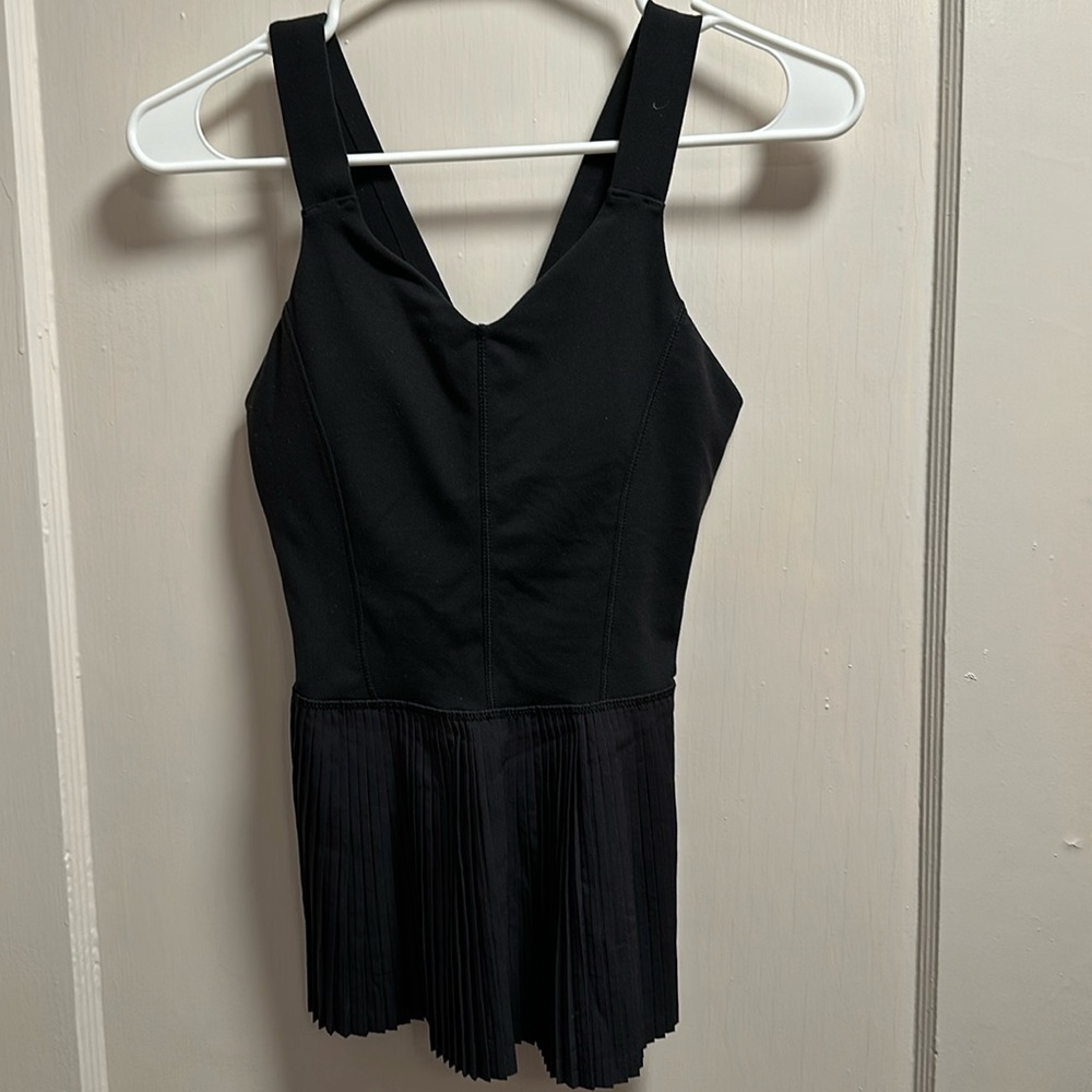 Lululemon Tank size 4 in EUC